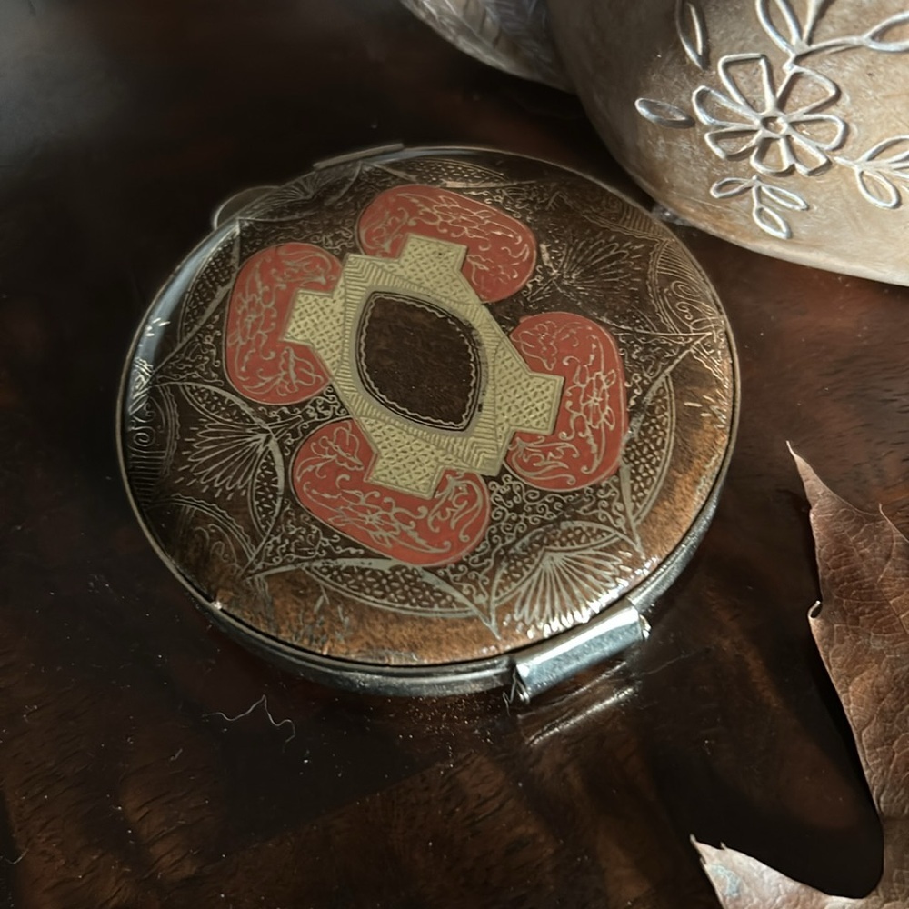 Vintage Italian Peruzzi Leather Powder Compact